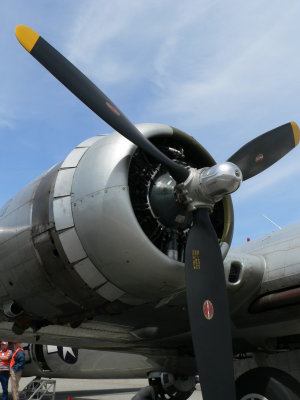 B-17 engine