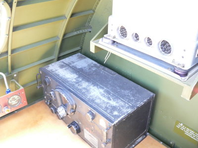 B-17 radio