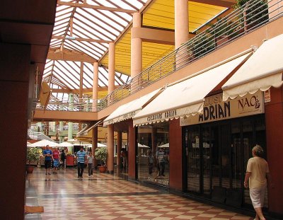 varadero shopping centre