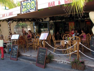 Zoo Bar and Grill