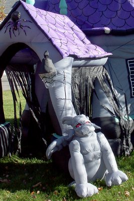 Haunted House, Detail