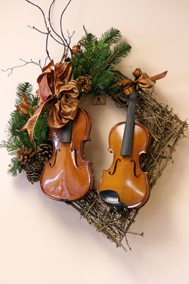 Violin Wreath at Acoutic Outfitters