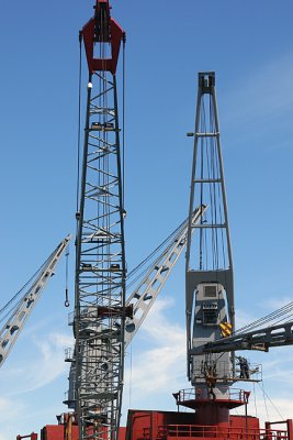 Scoter, bulk carrier (salt), cranes