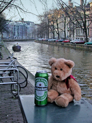 But being in Amsterdam withouth having a beer is too absurd...