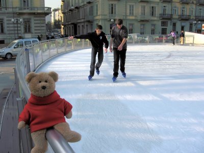 Ice ring in Piazza Solferino