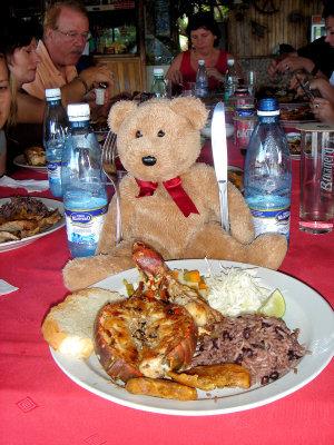 After an aperitif it's time to taste Cuban cooking!