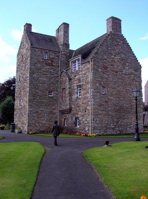 Mary Queen of Scots House -2 Sept 07.jpg
