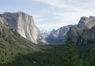 Tunnel View showing El Capitan,Half Dome,Cloud's Rest,Merced river and Bridalveil falls