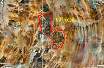 Gilf Kebir, l'area dell'altopiano vista dal satellite: gilf.bygooglemaps.com