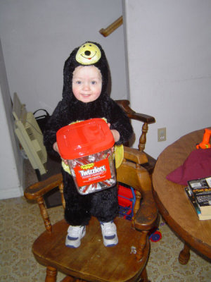 Ira says I know where the candy is.JPG
