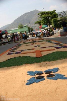 Alfombra Frente a la Iglesia