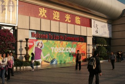 Centro Comercial, muy Visitado por Residentes de Hong Kong