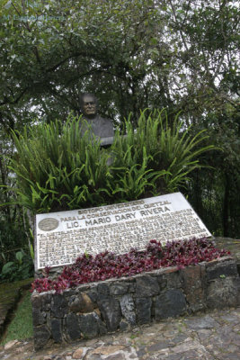 Monumento a Mario al Lic. Mario Dary Rivera