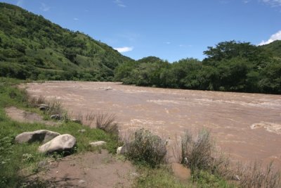 Muy Cerca esta ubicado el Rio Grande o Motagua