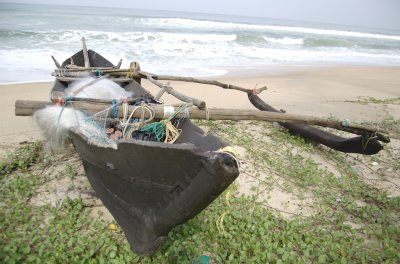 Fishing boat, Benalbatim Beach