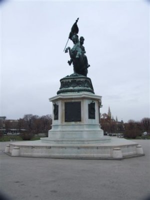 Helfburg Plaza (1).JPG