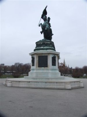 Helfburg Plaza (2).JPG