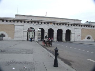 Helfburg Plaza (5).JPG