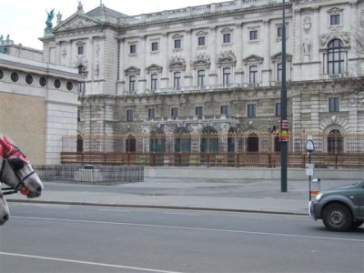 Helfburg Plaza (6).JPG