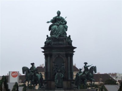 Maria -Theresien Memorial.JPG
