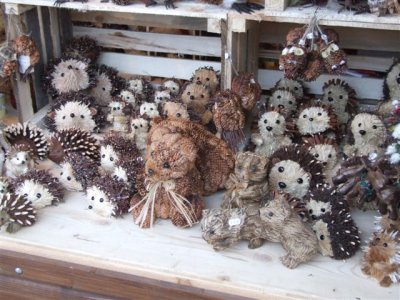 Pine cone teddies.JPG
