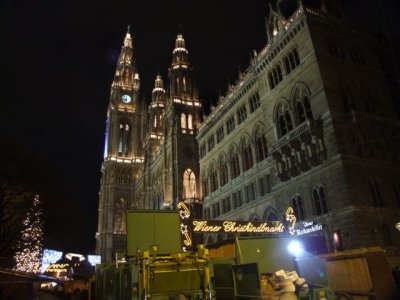 Rathaus Park Night lights (4).JPG