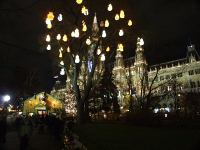 Rathaus Park Night lights (7).JPG