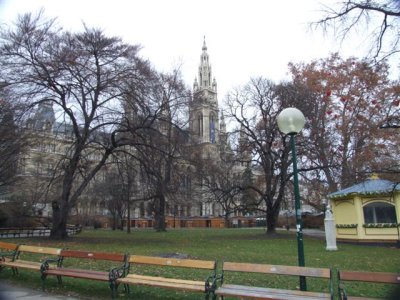 Rathause Park during the day.JPG