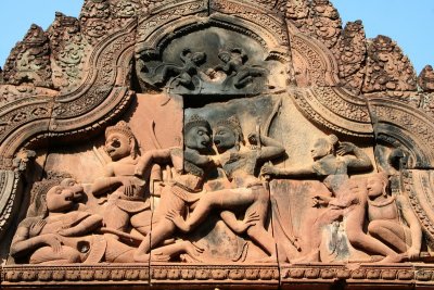 Fighting against monkeys - Brahma legends - Angkor Wat - Cambodia