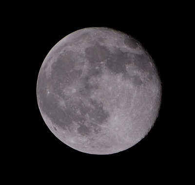 Moon over Chi 9-27-07 unprocessed.jpg