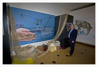 Dick Mol bij de opening van de tentoonstelling over de Homotherium.