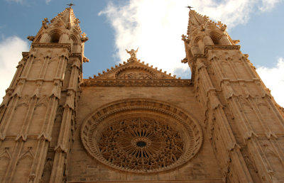 CathedralCirlcefront.jpg