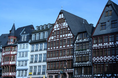 PlatzFrankfurtBuildings3.jpg