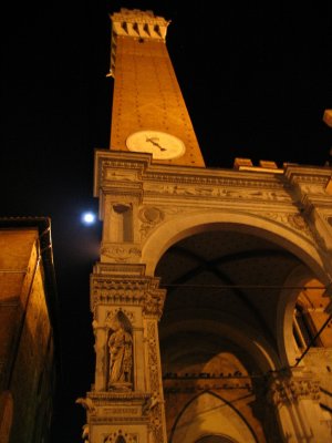 Torre del Mangia in the night