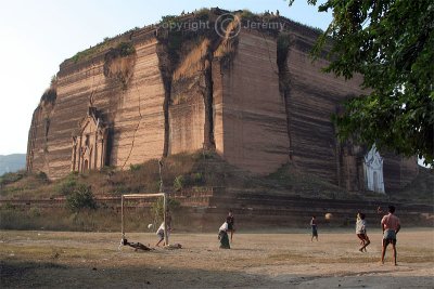 King Bodawpaya's Unfinished Pagoda on Mingun Island (Dec 06)