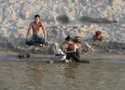 Life Along The Irrawaddy River (Dec 06)