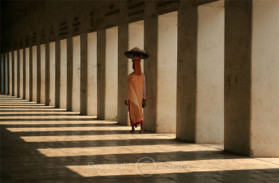 Shwezigon Pagoda Walkway (Dec 06)