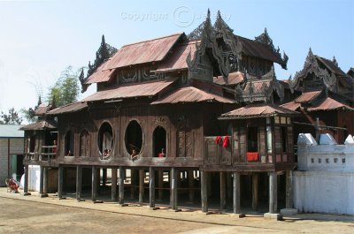 Shwe Yaunghwe Monastery, Inle Lake (Dec 06)