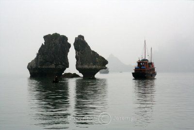 The 'Fighting-Cocks' Rock, Halong Bay (Mar 07)