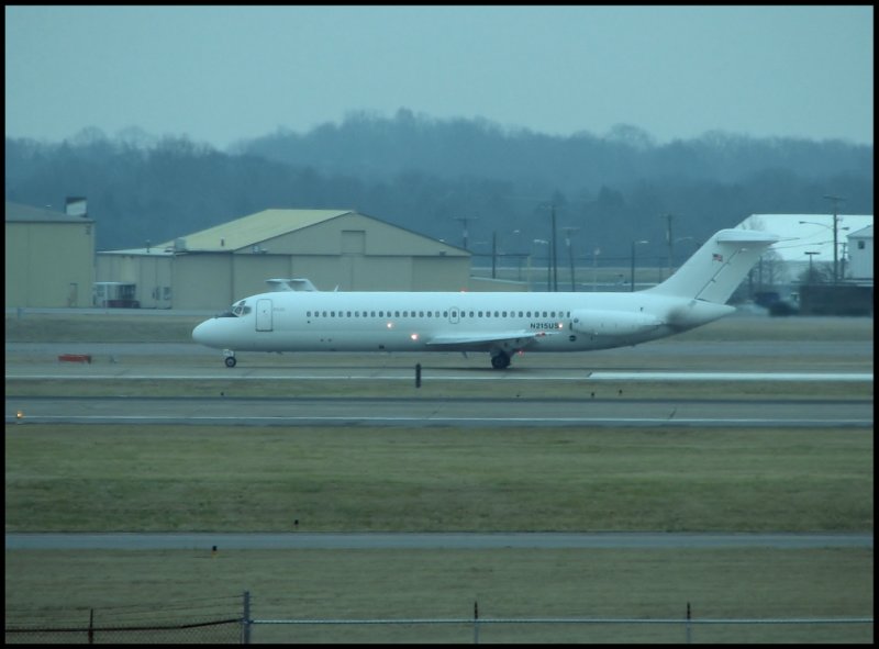 USA Jet Airlines DC-9 (N215US)