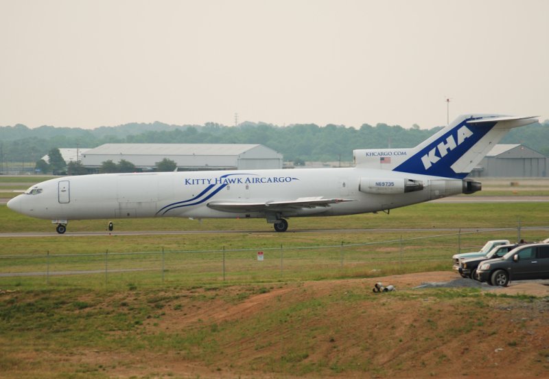 Kitty Hawk Aircargo Boeing 727-224 Advanced (N69735)