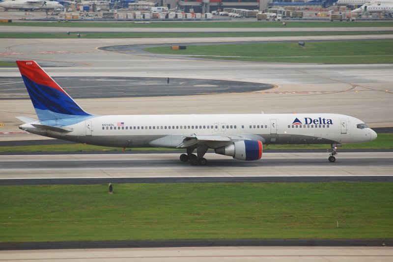 Delta Air Lines Boeing 757-232 (N659DL)