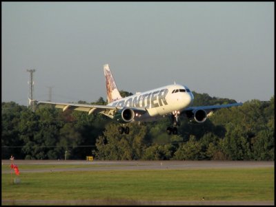 Frontier Airlines Airbus-A319 (N929FR) Larry the Lynx