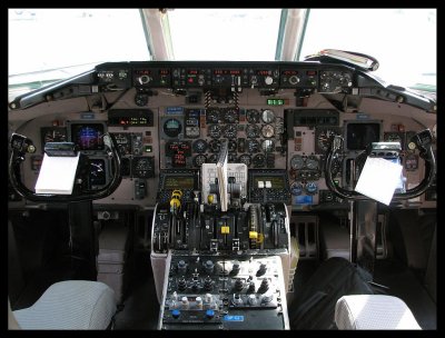 Midwest Airlines MD-81 Super 80 Flight Deck (N804ME)