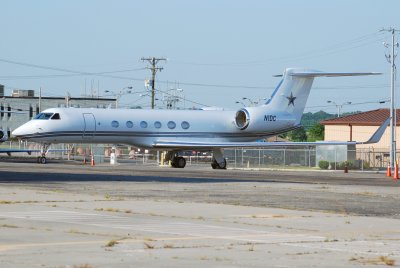 Dallas Cowboys Gulfstream Aerospace G-V (N1DC)