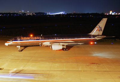 American Airlines Boeing 757-223 (N669AA)