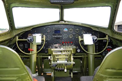 Boeing B-17G Flying Fortress (N390TH) **Cockpit**  Military Reg. SN 44-85734