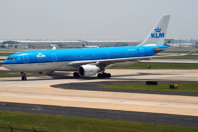 KLM - Royal Dutch Airlines Airbus A330-203 (PH-AOA)