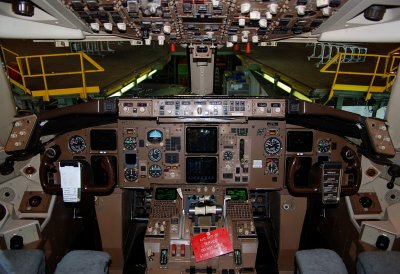 Delta Air Lines Boeing 767-3P6/ER (N153DL) **Cockpit**