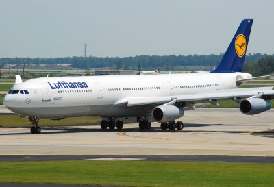 Lufthansa Airbus A340-311(D-AIGB)